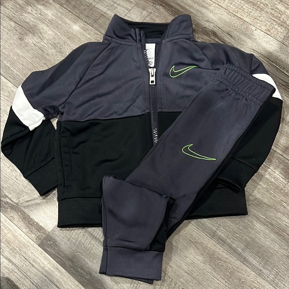 Nike Gray and Black Jacket & Joggers with Tapered Fit
